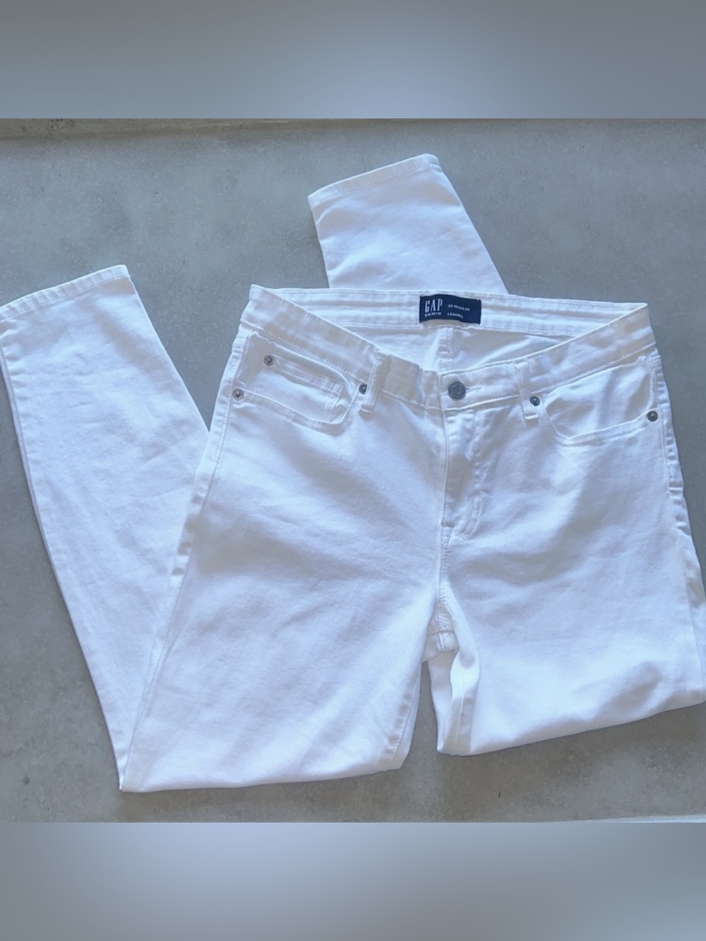 Women's white Gap denim Skinny Jeans stretch regular Size 29/8 - like new